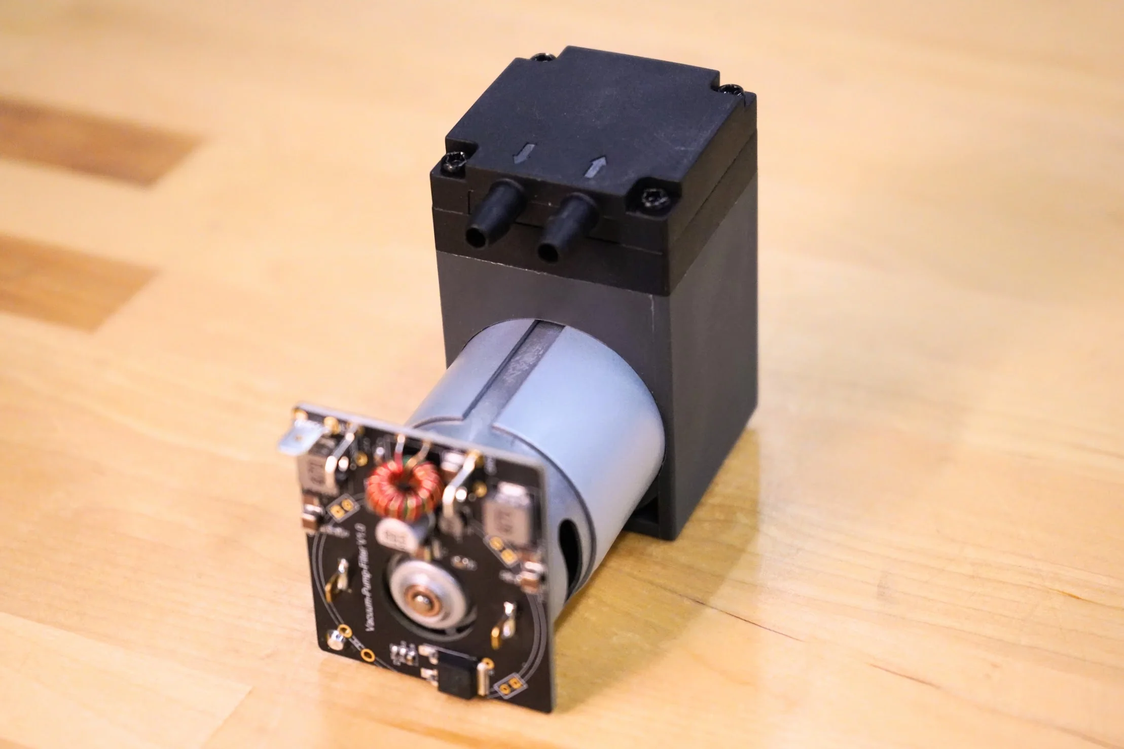 24v Vacuum Pump with EMI Filter - Image 4